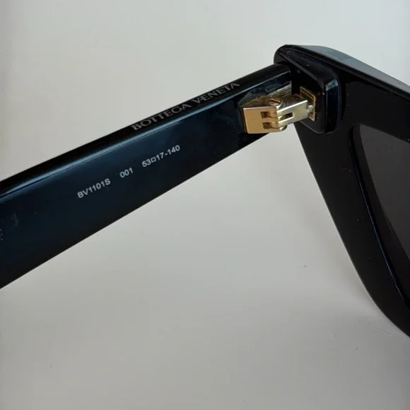 BOTTEGA VENETTA Black Cat-Eye Sunglasses - Picture 7 of 10